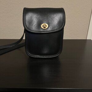 COACH Vintage Small Sidepack #9978 black  EUC